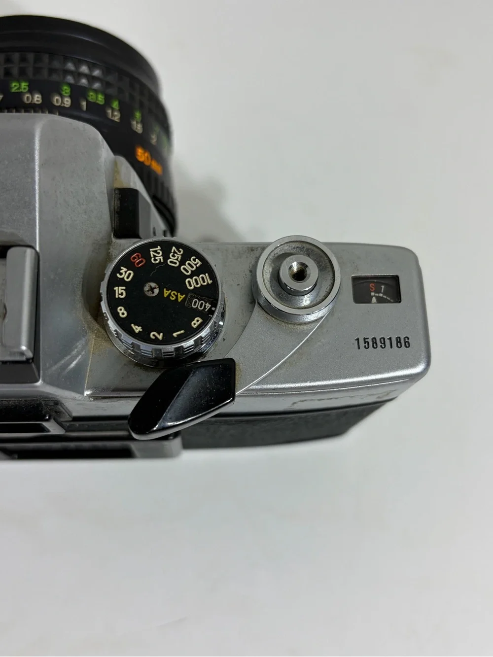 Vintage Minolta SR-T 201 35mm Film Camera with MD Rokkor-X 50mm Lens
